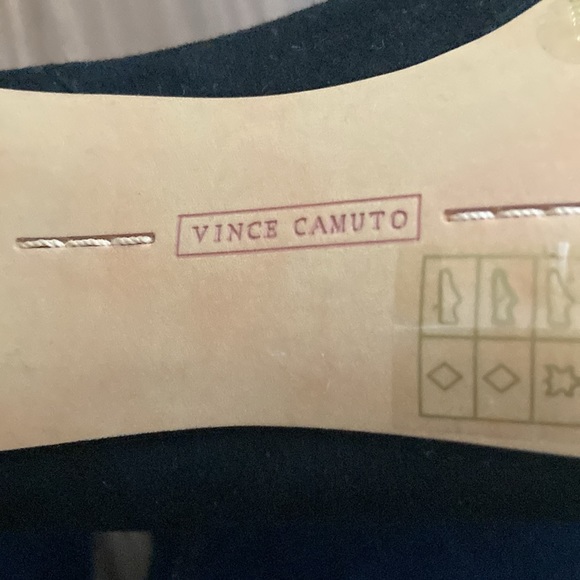 Stunning Vince Camuto Suede shoes - Picture 4 of 4